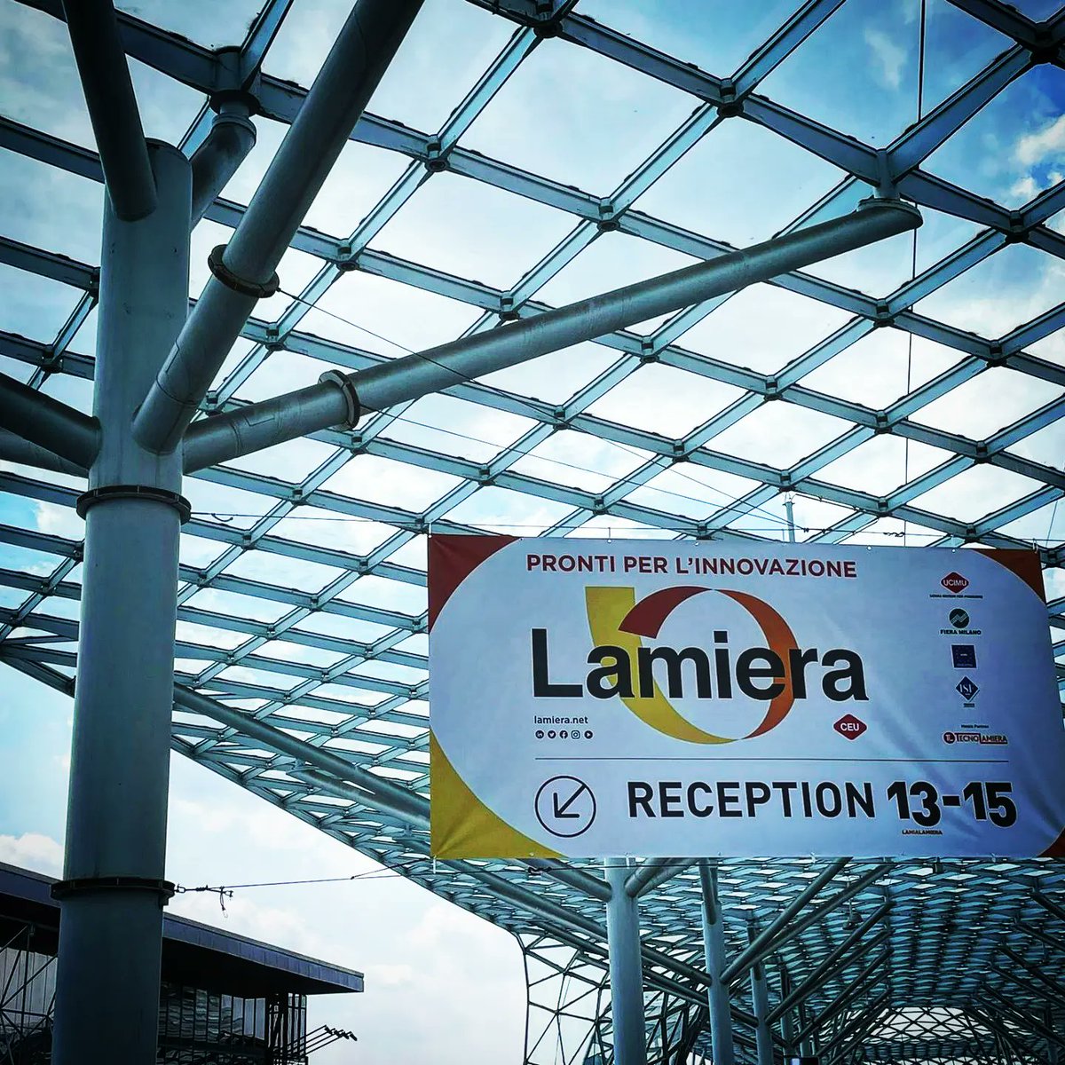 VsystemTech's tweet image. In @lamiera2022 today, looking for new technologies and innovative solutions.

#WeAreVsystem #welding #hydroforming #tubebending #specialalloys #exhaustsystem #motorsport #defence #aerospace #interiordesign