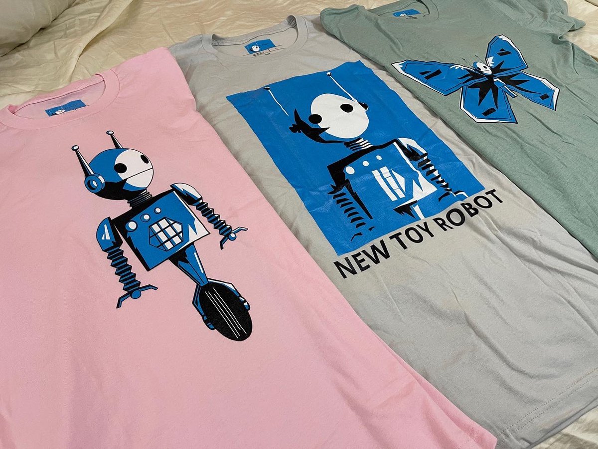 RealMFrancis's tweet image. Got such an amazing surprise this morning! That moment you see your art on a product… there simply isn’t words. #newtoyrobot #independentartist #art #graphictees #buisnessowner #graphicartist #twitch #twitchstreamer #youtubechannel #youtube