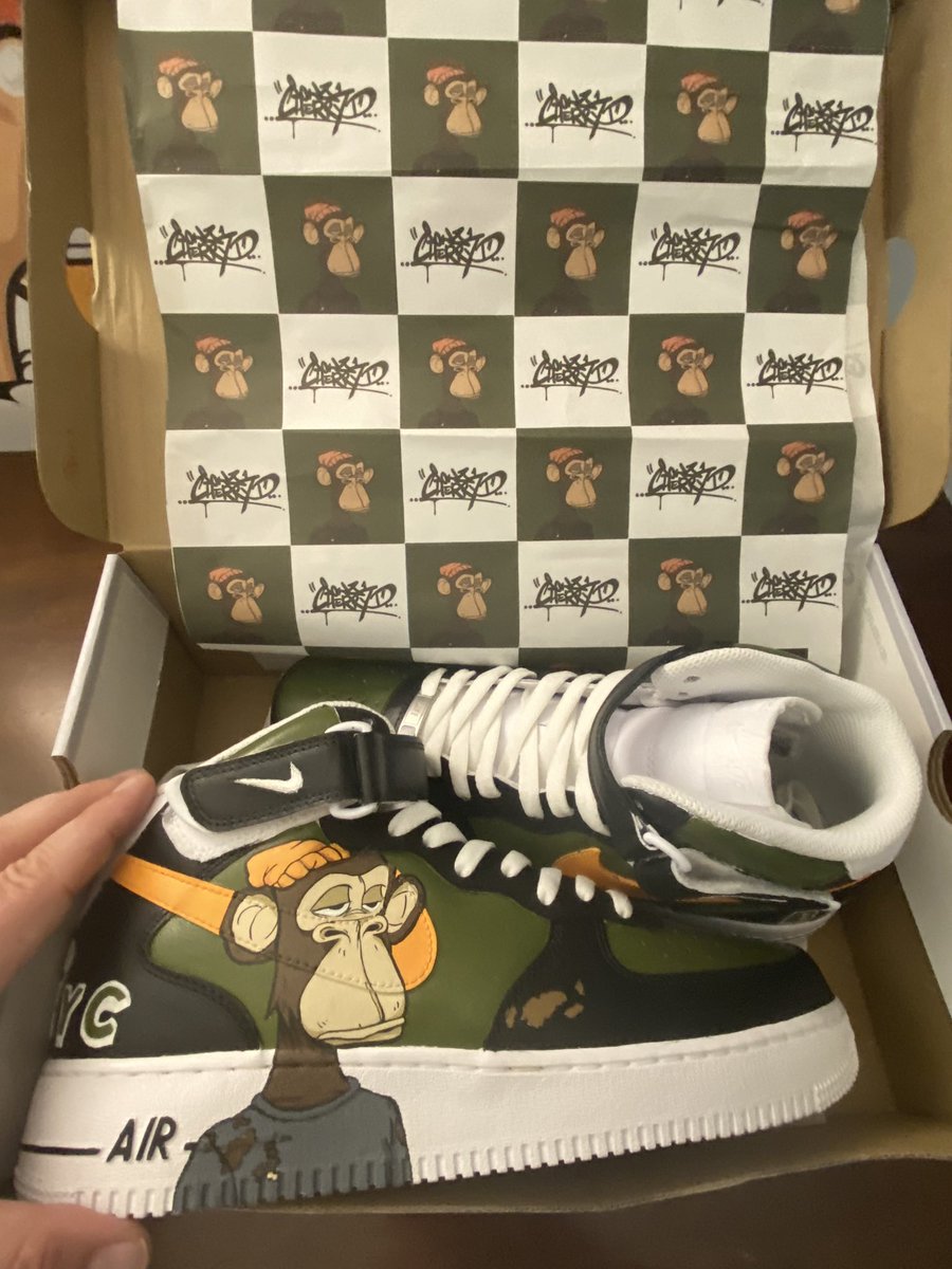 fungibletokn's tweet image. I finally busted my @BoredApeYC Airforce 1s out of the box! 

What is the definition of dope? See below 👇👇