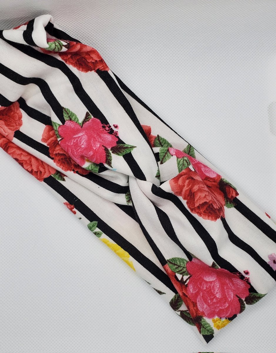 MercedessBeauty's tweet photo. Mommy &amp; me headbands
#SmallBusiness #crafts #handmade #pinkcowcreations https://t.co/ct1Y731xWO