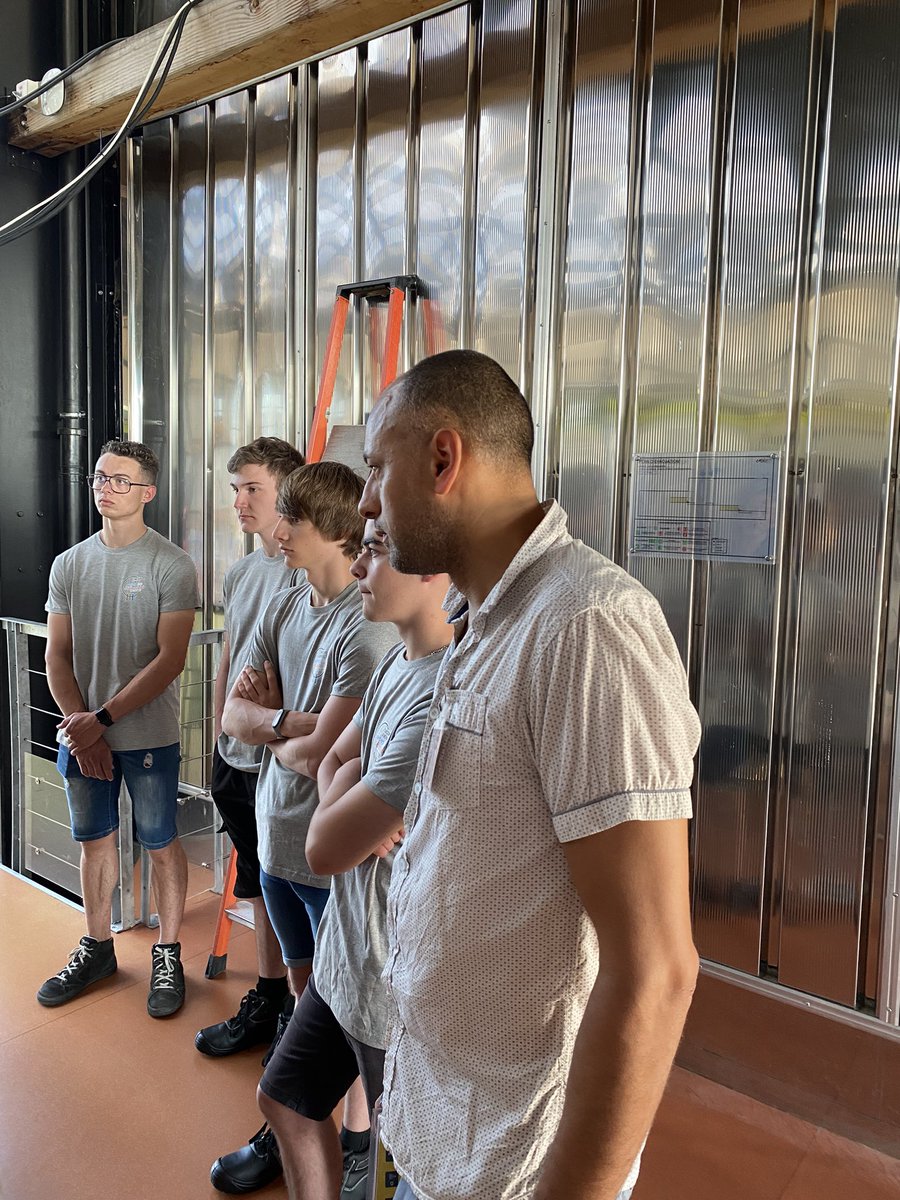 FEIDTD's tweet photo. Clap de fin pour le Concours Général des Métiers de l’électricité et des environnements connectés accueilli au Lycée Le Corbusier en présence de M. le Recteur. Semaine aussi dense que riche en rencontre partenariale et promotion de  l’excellence de la voie professionnelle. https://t.co/8u7OjyKNap