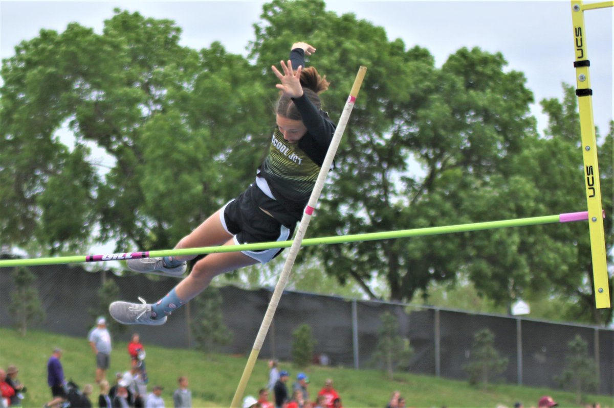 YNT_Christian's tweet photo. Your area girls pole vault medalists Thursday:
Angelina Schademann, Fillmore Central (7th place, Class C)
@joziekanode1, Exeter-Milligan (7th place, Class D)
Anna Vodicka, McCool Junction (8th place, Class D)
#nebpreps https://t.co/VJBPBxNP8b