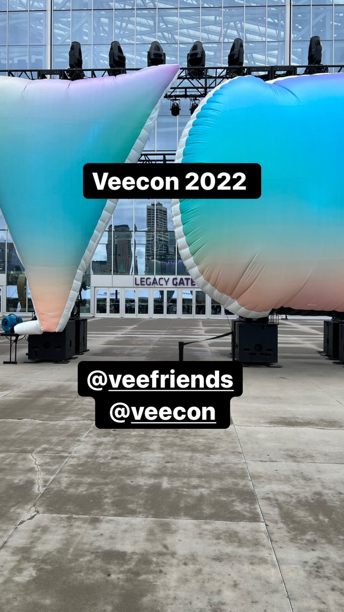 gildagraff's tweet photo. Veecon 2022!! https://t.co/HIIYwvjRr2