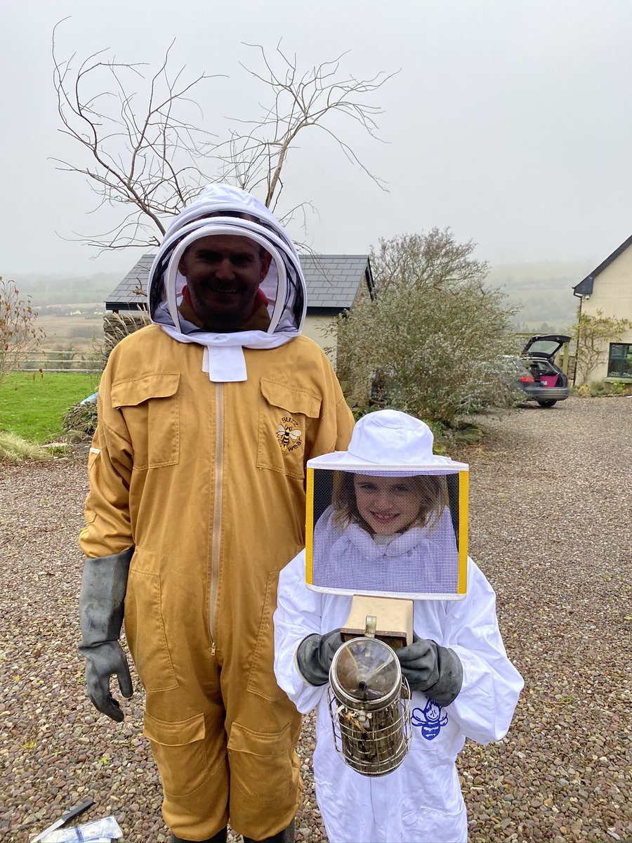 Check out the great information below from the @BioDataCentr…. These  are my favourite Bee Keepers 😍#WorldBeeDay2022