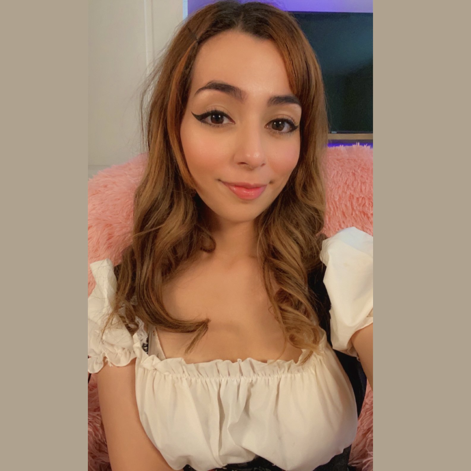 Denims on X: Hi everyone!! Id like to announce my Fansly account for  personal content, cute outfits, and cosplays. Im hoping to post 2-3x week!  My first ever post is up now!!