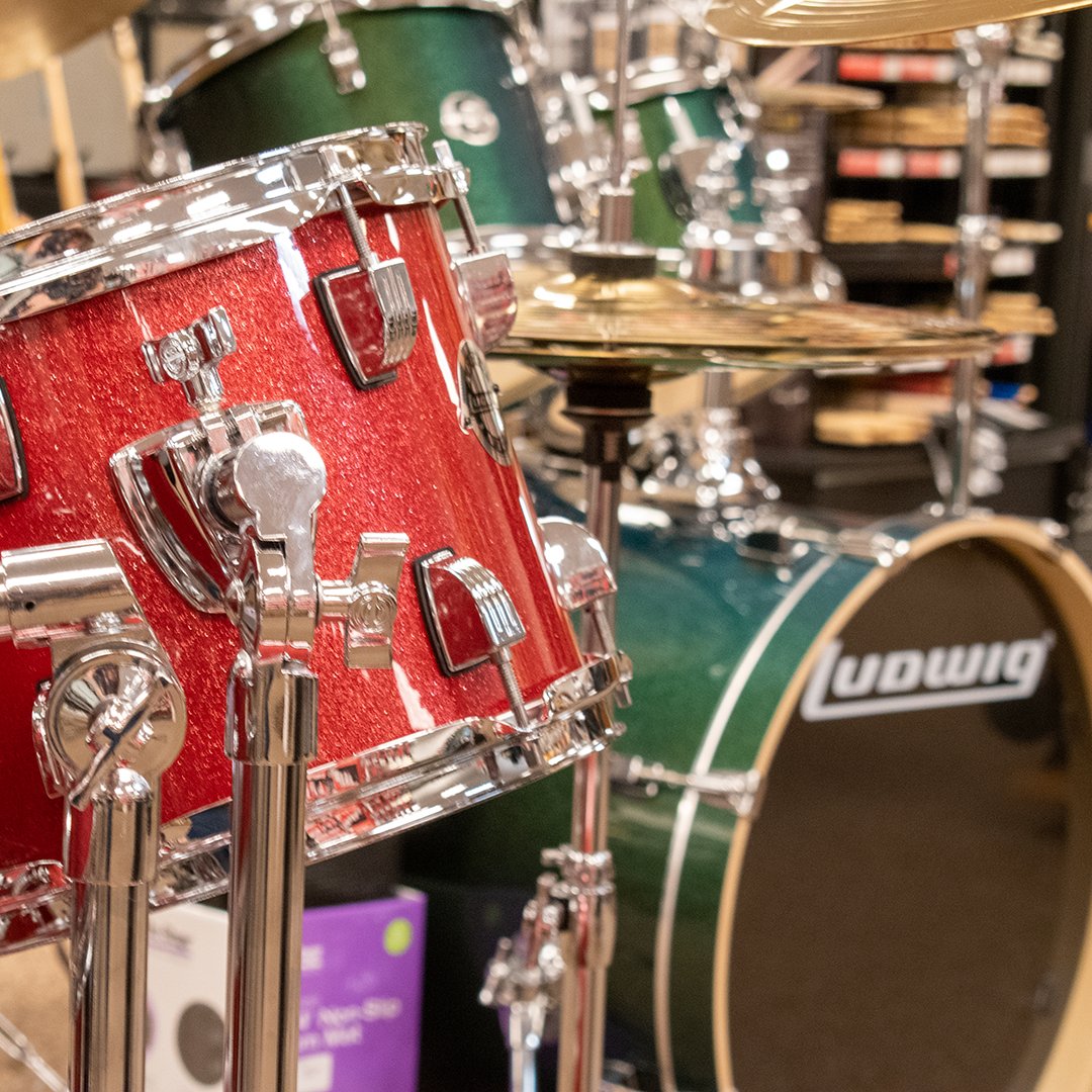 Is it Christmas in July yet? 🎄

Play test these kits in Normal or visit the link in bio to see what's available!

#themusicshoppe #drumlife #centralillinois <a href="/LudwigDrumsHQ/">Ludwig Drums</a>