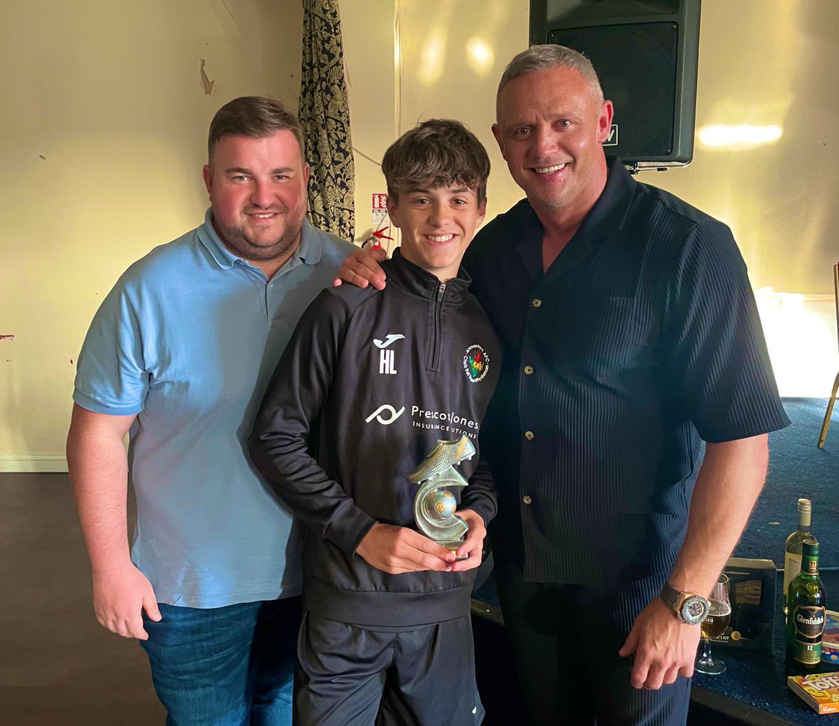 A fantastic end of season Presentation evening tonight for the U14’s. Thank you @G_Lloyd20 &amp; <a href="/LeeTrundle10/">Lee Trundle</a> for coming along. A wonder bunch of players, team mates and most of all Friends. <a href="/AmmanfordAFC/">Ammanford AFC</a> 🤍🖤🤍🖤<a href="/Sionthomas99/">Dylan Sion</a>