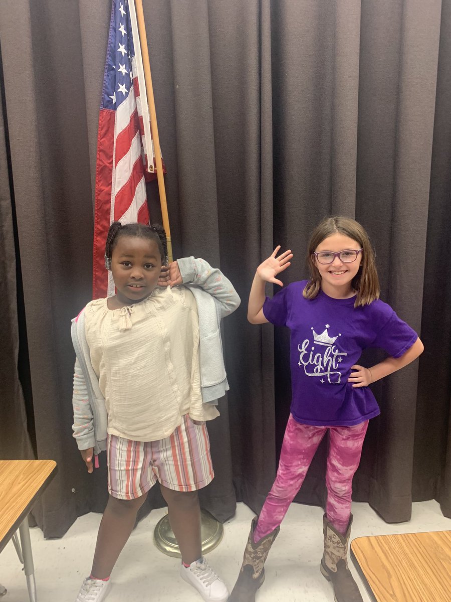 WeatherfdPASAR's tweet photo. We celebrated the week before Summer break with a talent show! All performers showed up with their best acts! https://t.co/uLIoG7DYz2