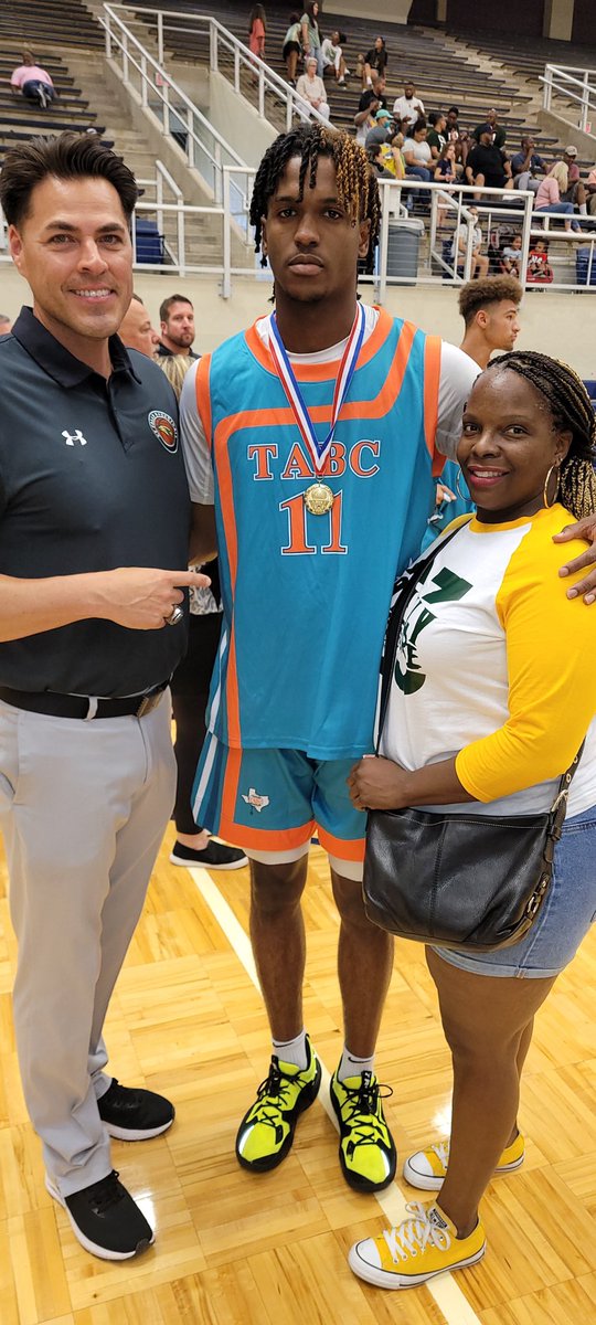 Got to see @JesaiahMcwright compete in the @Tabchoops All-Star game last night. Now it’s on to @TUMBasketball! Best of luck Jesaiah!