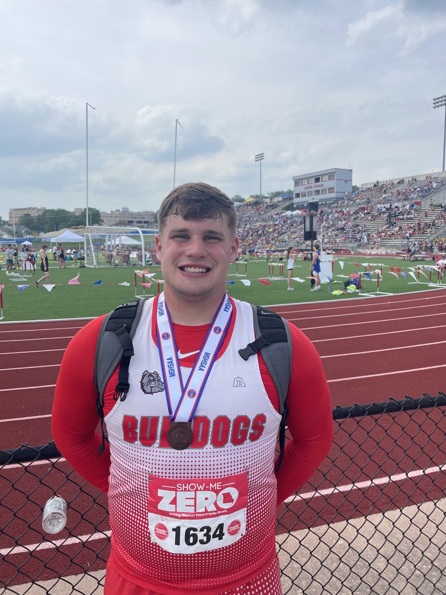 MBlakeLogan's tweet image. Congratulations to Tanner Fike for placing 7th place in the Javelin!  

#AllState

⁦@HHS_BULLDOGS⁩ ⁦@Harrisburgath⁩

⁦@NewKiddComin⁩ ⁦@DGP_Geisler⁩ @zbowman75 ⁦@allicatt17⁩ ⁦@Whitfam8⁩ ⁦