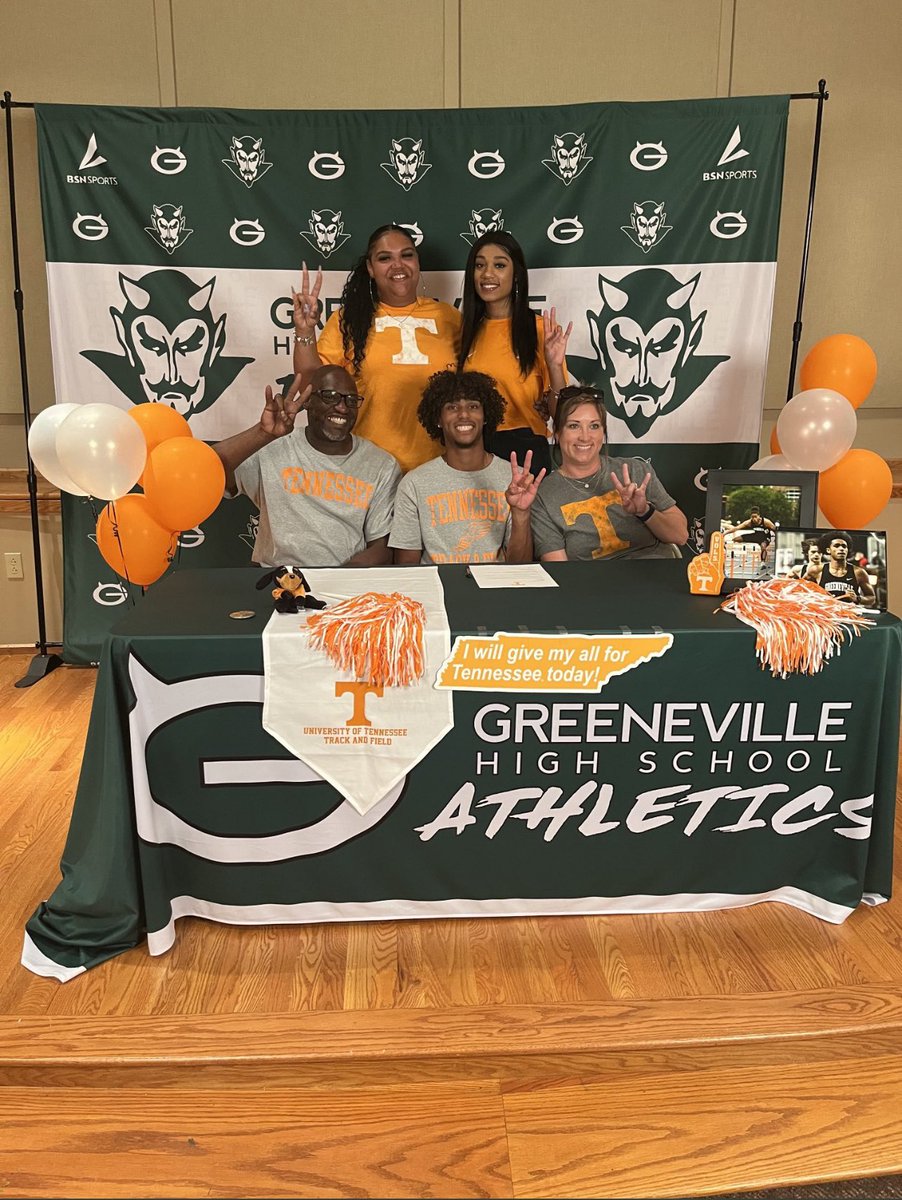 Dustin Brock Moore Jr (@brockmoore29) on Twitter photo Blessed to say I will be continuing my education and track career <a href="/Vol_Track/">Tennessee Track & Field/XC</a> thank you to all those who supported me, all my coach’s, and most importantly my family!! GBO🍊🍊<a href="/thechristymoore/">Christy Moore</a> <a href="/E_Simp1/">Eric Simpkins</a> @AfriKenVol Blessed to say I will be continuing my education and track career <a href="/Vol_Track/">Tennessee Track & Field/XC</a> thank you to all those who supported me, all my coach’s, and most importantly my family!! GBO🍊🍊<a href="/thechristymoore/">Christy Moore</a> <a href="/E_Simp1/">Eric Simpkins</a> @AfriKenVol