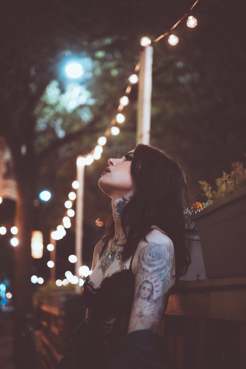 riggz_pix's tweet photo. This is one of my favourite night shots i have taken. Shot with Fuji xt-3 and 35mm f1.4. @_fujilove_ https://t.co/AFFCwkcH7E
