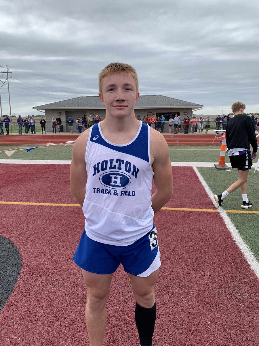 holton_track's tweet photo. Garyson Booth has qualified in the 100 meter dash! Congrats Gary, ticket Punched! 🎟 https://t.co/NFpUGY20xt