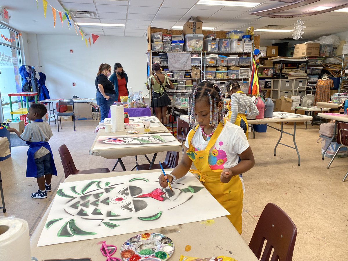yulingcheng's tweet photo. I ❤️ Afrofuturism!!! Thank you @assemblepgh @LevelUpPgh @ToyzElectronics for this AMAZING #RemakeDaysSWPA event. https://t.co/OgKp46rJWN