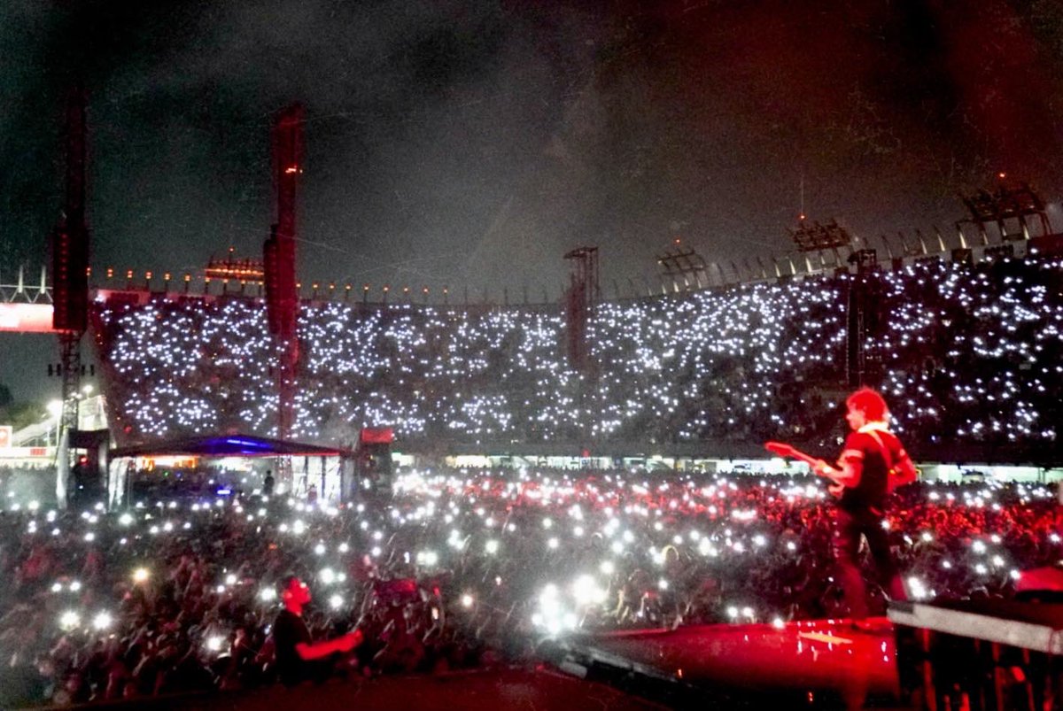 thestrokes's tweet image. We love you CDMX. Thanks for an incredible night. Guadalajara see you tomorrow ⚡️

📸 @PROMISELAND_X