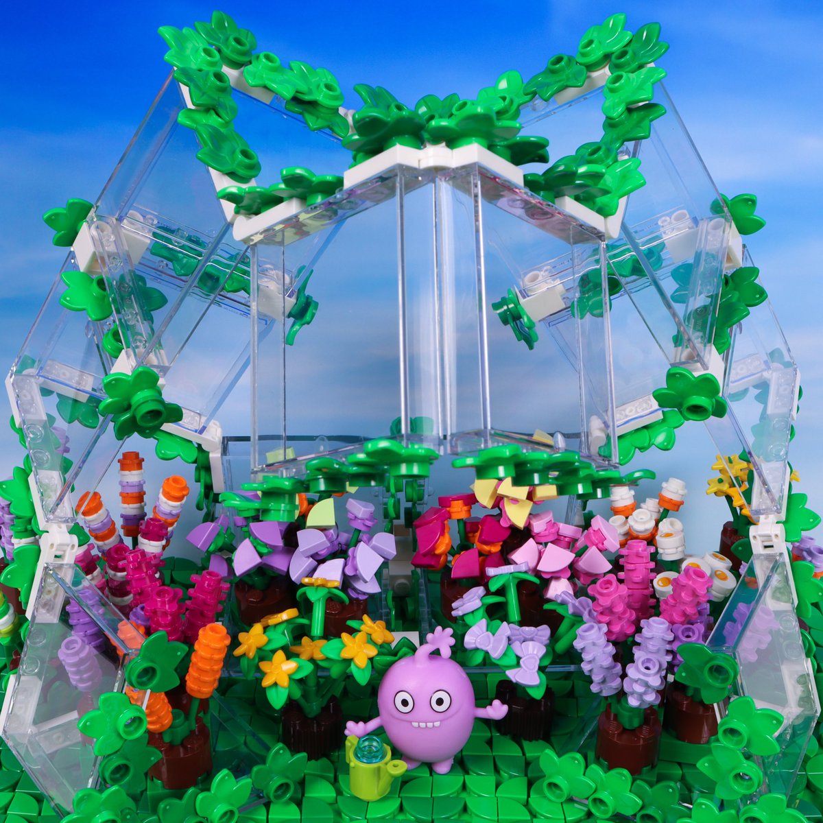 icebat02's tweet photo. Welcome to Niimah’s greenhouse! She has lots of fragrant flowers to choose from. #howugly #uglydolls #lego https://t.co/toYlx9wN76