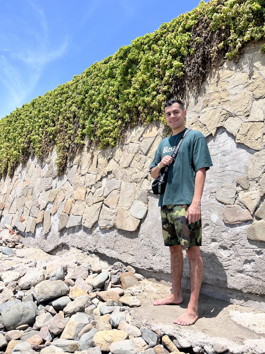 back to ecuador 🇪🇨🌴
viernes - <a href="/LostBeachEc/">LostBeachClub</a> 
domingo - black house Machala