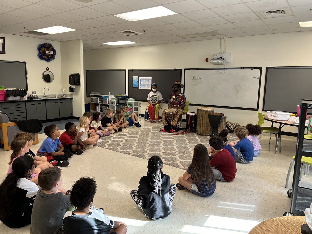 Artist Day is one of our favorite days of the year!! S/O to the best PTA!! <a href="/pta_hillside/">Hillside PTA</a>