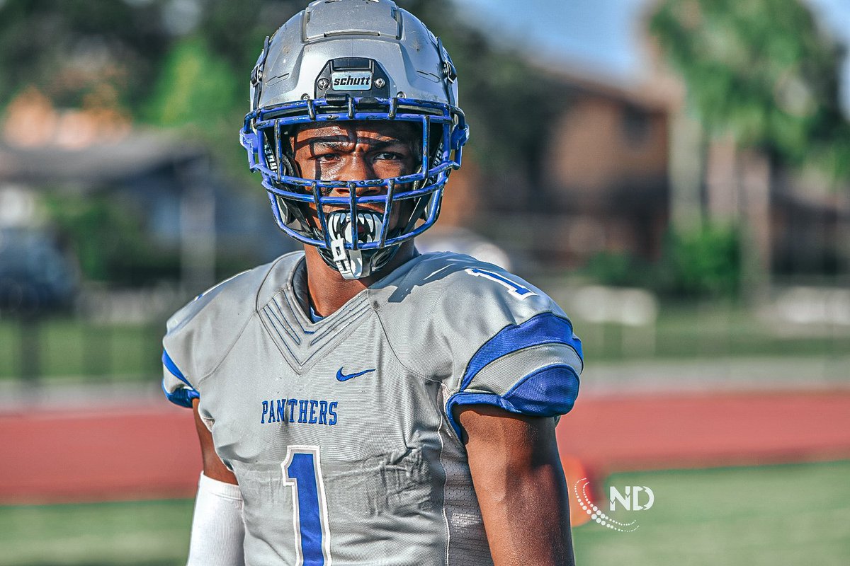 NjoiDesigns's tweet photo. Dillard blue vs gray @OfficialDillar2 @Dillard_DHS https://t.co/KBYvMmlbho