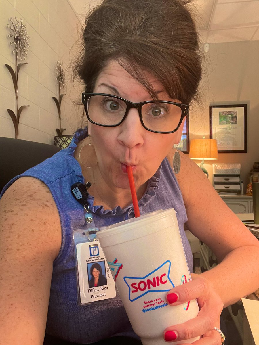 When you find a surprise <a href="/DietCoke/">Diet Coke</a> on your desk on a HOT 🥵 day, you sip! Thank you 🌈!