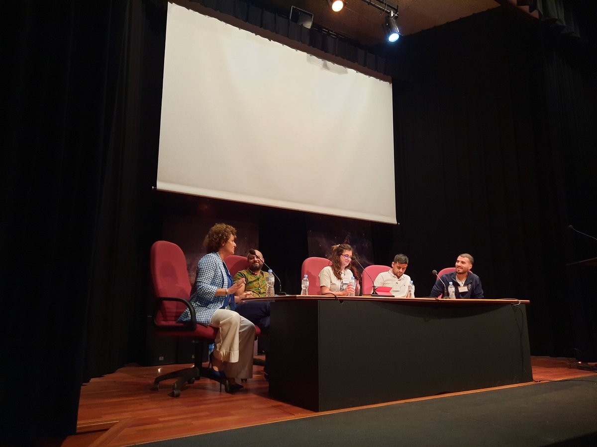 divulgactive's tweet photo. Comienza la "mesa rectagular" de @CoCiCan_ con especial representación del periodismo científico de @RTVCes @materia_ciencia @eldia + investigación del @IGNSpain
#COCICAN2022
#COCICAN
#Volcán #LaPalma
#Canarias https://t.co/rg366xrC1z