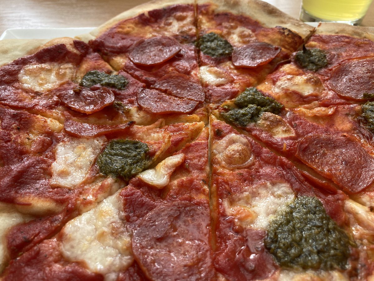 Stewbacca31's tweet photo. Home made pizza tonight 🍕
#pizza #stonebaked #mozzarella #pesto #pepperoni https://t.co/kOtkjanlE5