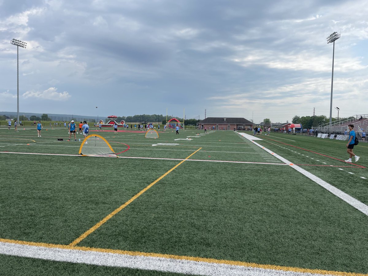 PVSDMCLEBY's tweet photo. The Pequea Valley Spring Fling just keeps getting better!! #PVBravesProud https://t.co/QA49BR2vyO