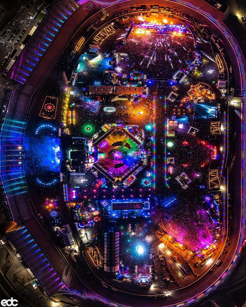 dancingastro's tweet photo. IT’S EDC DAY.

(📸: @AliveCoverage) https://t.co/2RFonltyeO