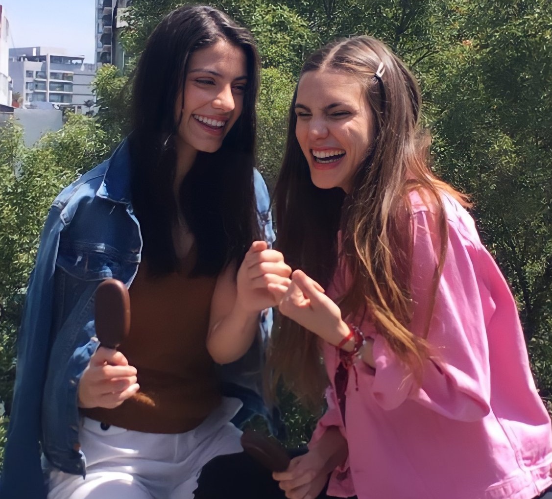 JuliantinaLGBT's tweet photo. cuando éramos felices y no so sabíamos... 😭 https://t.co/kWqoYaxVsi