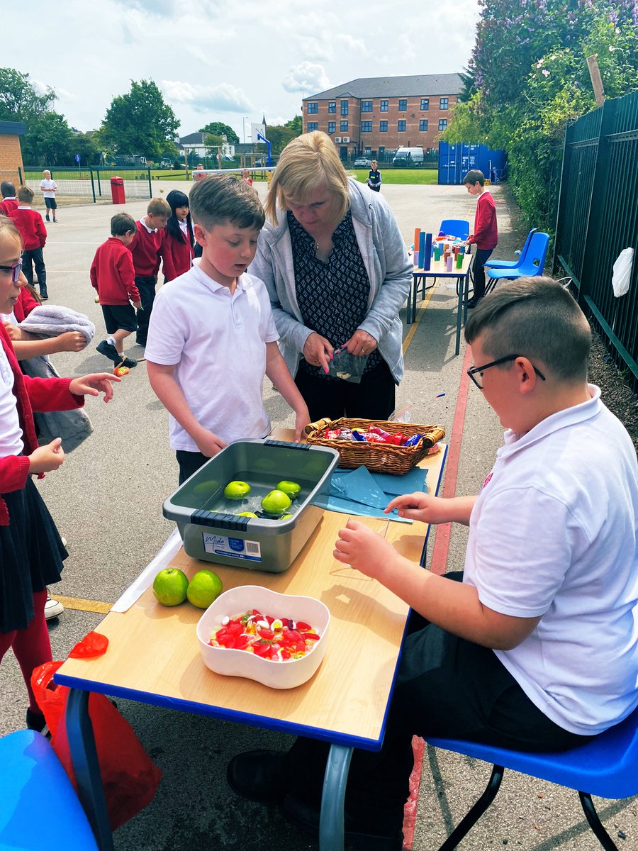 MrsP_OLOS's tweet photo. Thank you Elm Class and @MrS_OLOS  We had lots of fun at your stalls today especially soaking you with sponges 🧽 🧽 We hope you’ve raised lots of money for some new instruments for our music curriculum! #Funday #fundraising https://t.co/8WSuN9RVJB