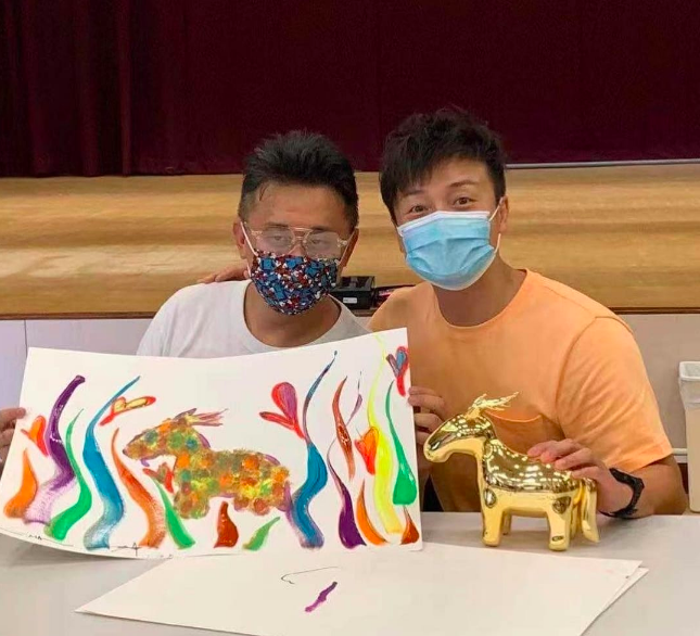 dragocavallo's tweet photo. DC is big on spreading love ❤️Throwback to when @SimonMa_io and Hong Kong celebrity - @AlexFongliksun painted for charity
#charity #dcandfriends #dcstars #NFTCommunity #NFTGiveaway #throwback #Ethereum #painting #art #celebrity https://t.co/YJacJNCqsx