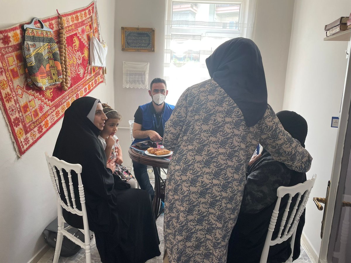 Afyonkarahisar'da kadın ve çocuklar için uyum projesi kapsamında dikiş, yemek, Türkçe dil kursları , ilk yardım ve psikolojik destek faaliyetleri yürütülecektir. ++