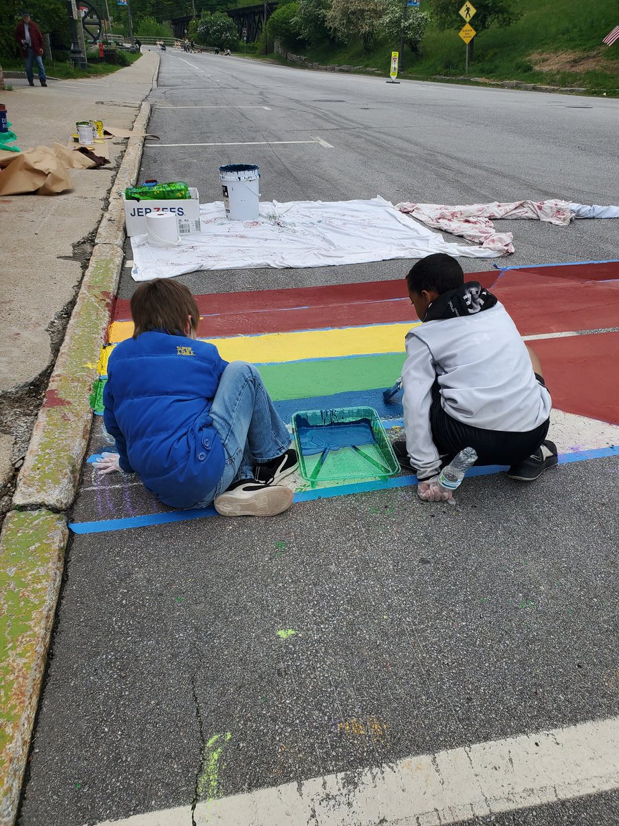 CarisaCorrow's tweet photo. Students from Franklin demonstrating their commitment to community by painting crosswalks in town. Blog post coming about the process! The HS crosswalks have a student project manager for each... teacher just said '"Ask the manager." @BarrFdn @NextGenLC #nhed https://t.co/BiCdRvATDo