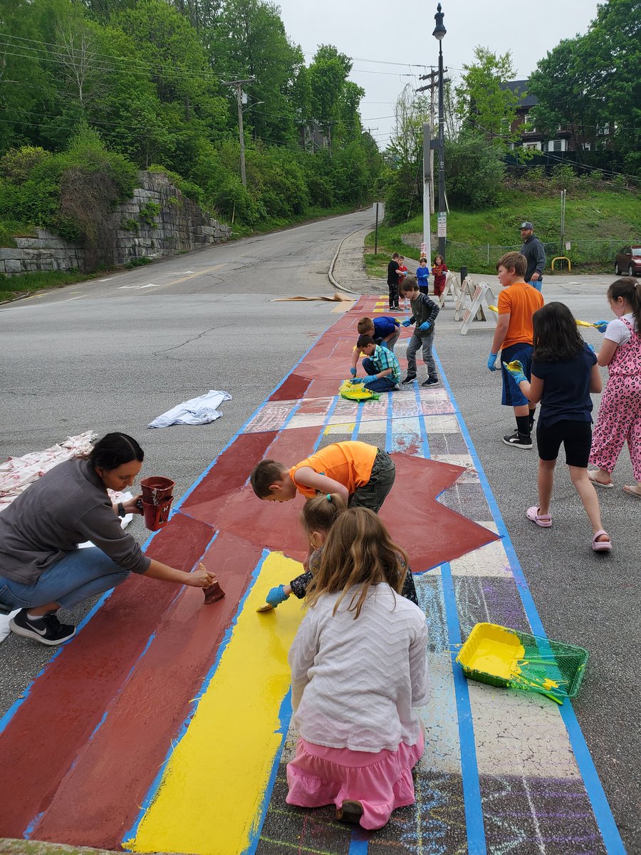 Students from Franklin demonstrating their commitment to community by painting crosswalks in town. Blog post coming about the process! The HS crosswalks have a student project manager for each... teacher just said '"Ask the manager." <a href="/BarrFdn/">Barr Foundation</a> <a href="/NextGenLC/">Next Generation Learning Challenges</a> #nhed