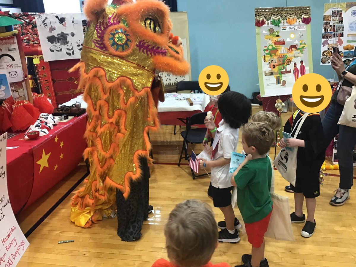 BISCLPReception's tweet photo. The #DaringDeer class had lots of fun celebrating ours and others heritage on International Day! What fun! #wherearewefrom? #exploringandlearning @BISCLincolnPark #InternationalDay https://t.co/2fWrWBclxk
