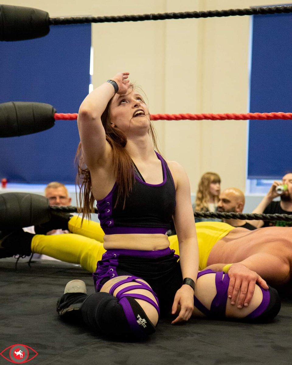 𝑆𝑎𝑙𝑢𝑡𝑒 𝑡ℎ𝑒 𝐶𝑎𝑝𝑡𝑎𝑖𝑛 !!

What a photo captured by @EyesoftheF ! Me saluting the sky after getting that pin on <a href="/aurorateves/">Aurora Teves</a> in my match with <a href="/BobKoston/">Bob Koston</a> Los lancedores  Nate reese <a href="/TheAsset1169/">Mark Stevenson (‘The Asset’ Steven Cross)</a> Bellateous

If you know, you know
Miss and luvya 💛🎗 xxxx