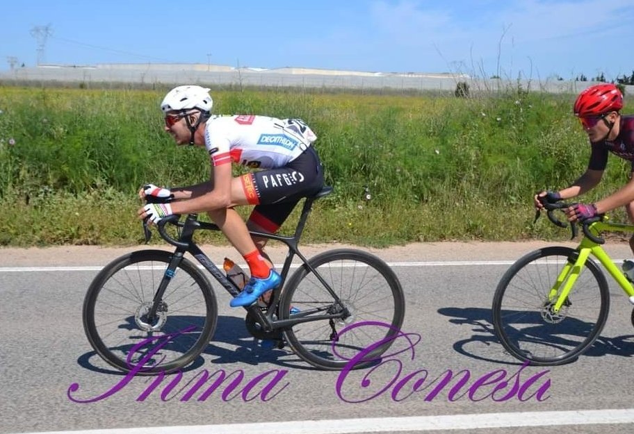 📊 <a href="/villaverde_joel/">Joel Villaverde</a> (31º), <a href="/Joseurrea_03/">Jose Urrea</a> (35º) y <a href="/ArinoGonzalo/">Gonzalo Ariño</a> (37º) los que más cerca han estado de los mejores en la durísima primera etapa del #74GPV, con final en Morella.

🔜 Mañana tocará regresar a Villarreal.