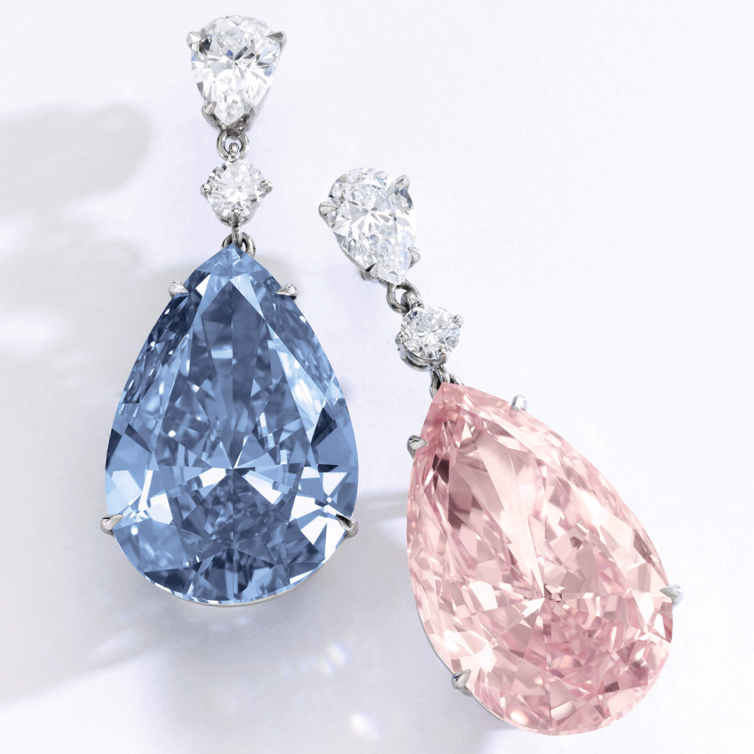 GIAnews's tweet photo. The 14.54 carat blue diamond was graded Fancy Vivid blue color, Internally Flawless clarity, while the 16.00 carat pink diamond was graded Fancy Intense pink color, VVS2 clarity. We grade some of the most treasured diamonds in the world, including yours: https://t.co/ZnMy7x5zRR https://t.co/2hhTZJ32oD