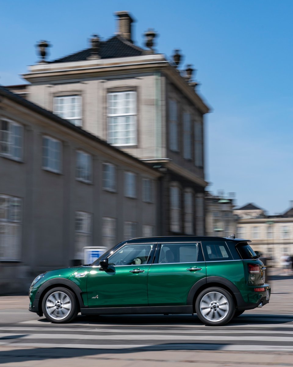 MAGCARS's tweet image. British Racing Green has been on the MINI color palette for 60 years and it’s still as iconic as ever. 💚

Read the story of BRG on MINI Insider: bit.ly/3vKFOYV

#BritishRacingGreen #MINIIcons #MINI