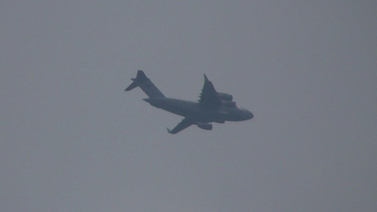rjsincs's tweet photo. G'day mate! I just barely got ya because of the clouds but I did get ya! #Australian #C17 #ASY570 #7CF925 https://t.co/dpmUDBHGJn