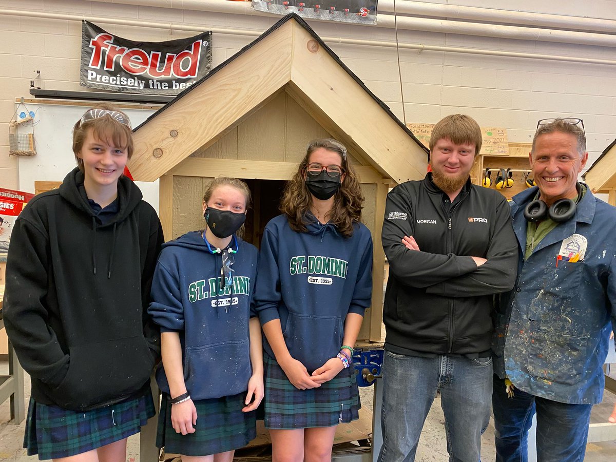St_DominicCSS's tweet photo. Beautiful #Muskoka partnership!! @St_DominicCSS students made dog houses with donated material from #Gravenhurst Home Building Centre. Money raised in the sale of these with be given to @Habitat_org #bracebridge $2000!! #domspride #strongerbettertogether https://t.co/Nqz0ix5qN5