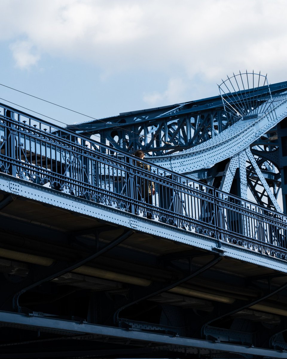 iscollapp's tweet photo. bridges #streetphotography https://t.co/7uZwCQGsXV