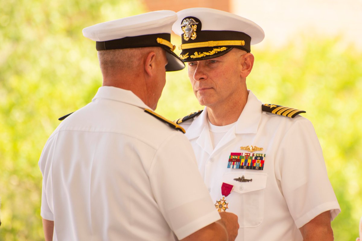 SUBGRU10's tweet photo. Fair winds &amp; following seas to Capt. Theron Davis, who turned command of the Ohio-class guided-missile #submarine USS #Florida (SSGN 728) over to Capt. John Roussakies yesterday in a ceremony held @NSB_KingsBay. Read more here: https://t.co/WLjs7jMbIq #USNavy https://t.co/SOS7DdnN03