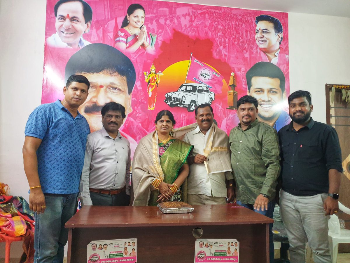 KUR_BRS's tweet photo. Birthday celebrations of Corporator.
#136divisioncorporator #Neredmet #kothapally #kothapallymeenaupendarreddy https://t.co/TT5m1a3iGm