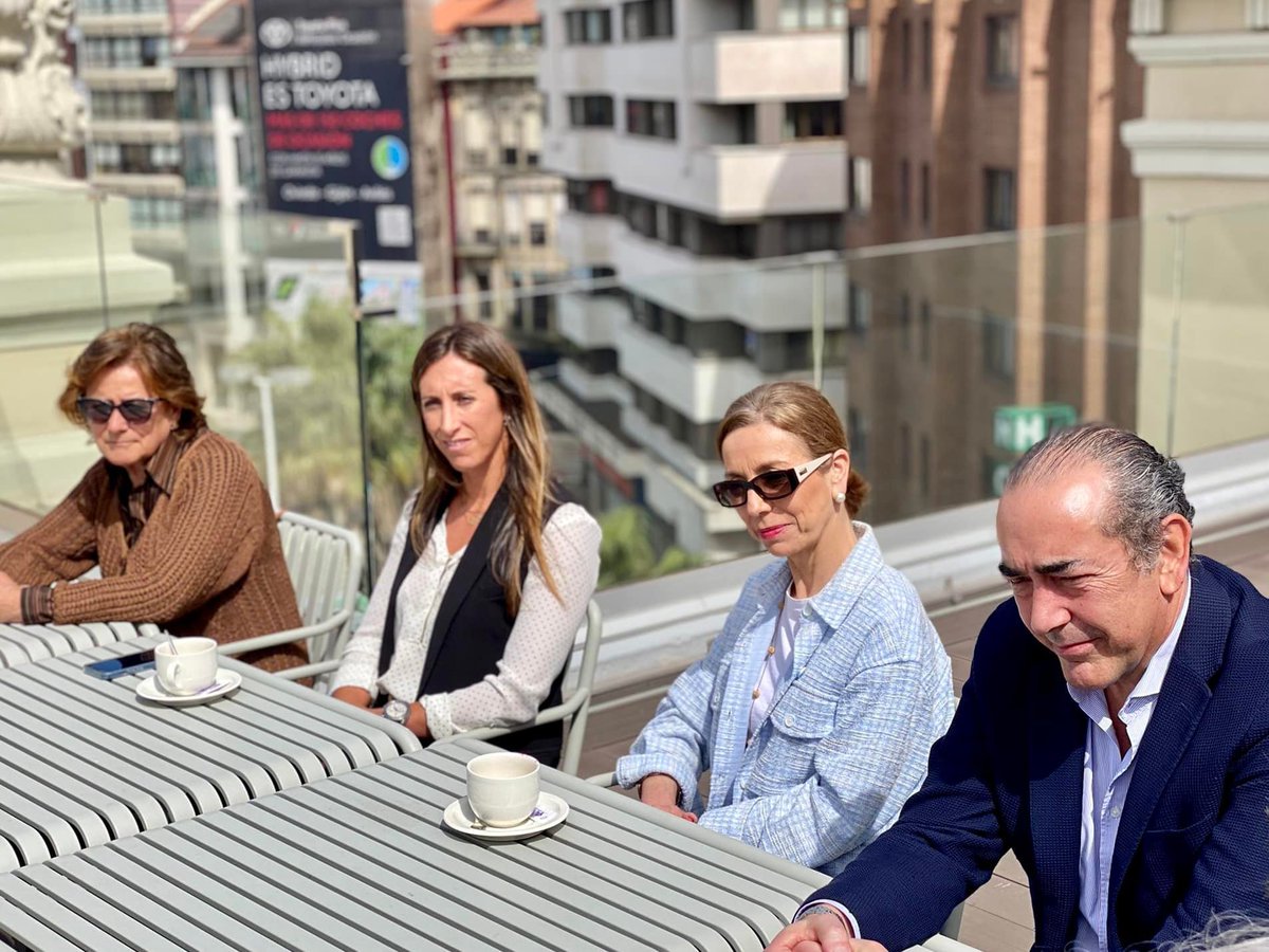 pabloppgijon's tweet photo. Concejales de las Corporaciones desde 1983. Casi 40 años de historia del Grupo Municipal en Gijón. 
Compañeros y amigos que somos parte de la gran familia de @popularesgijon. Con mucha experiencia y ganas de ayudar a construir un proyecto ganador para los gijoneses. 
Gracias https://t.co/xnOtSfE6Aw