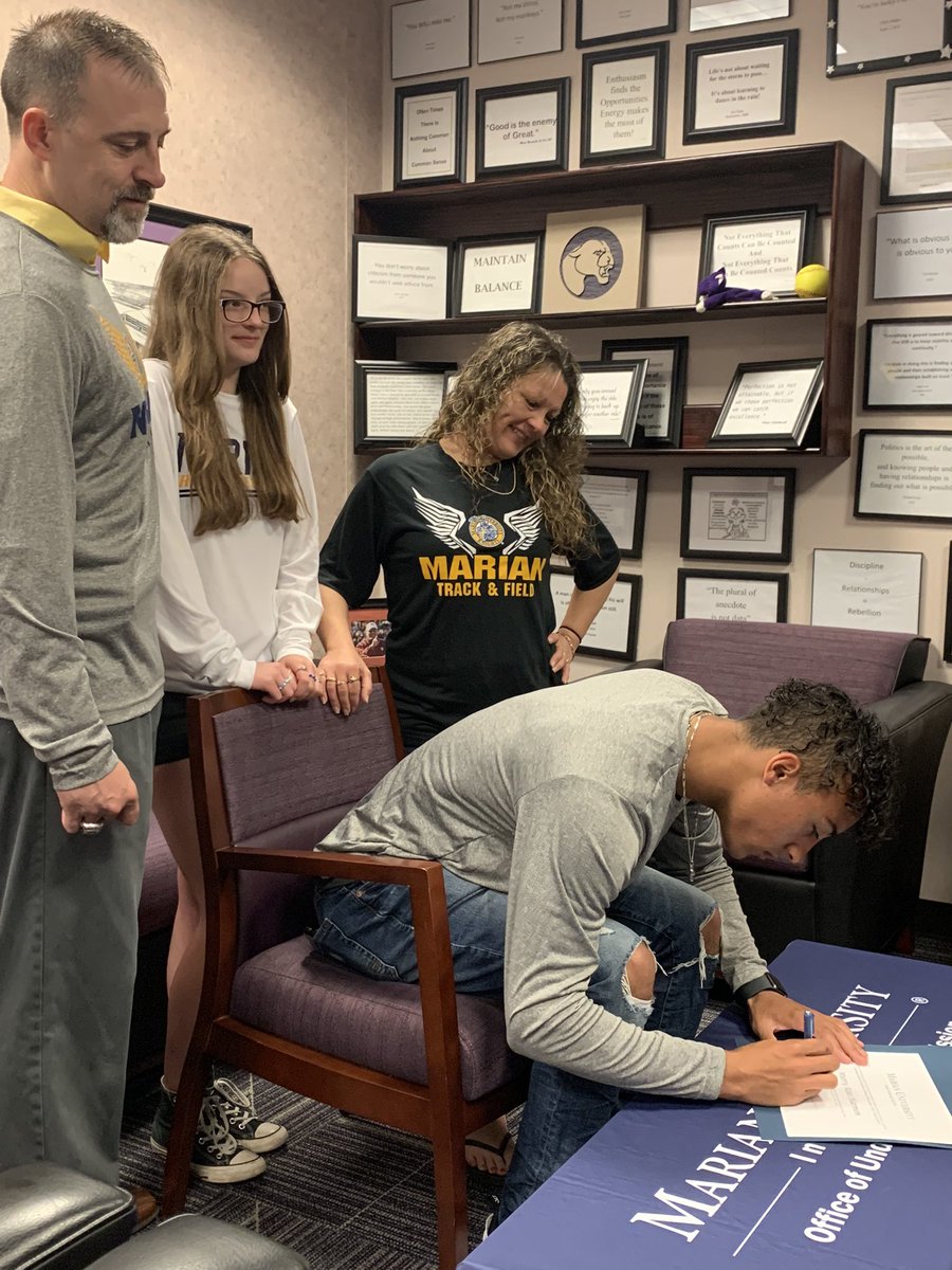 bhssxctf's tweet photo. Congratulations to @MurryRossHarman on signing with @MarianTrackXC to continue his academic and athletic careers! #bhsstf #panthers #signing https://t.co/svo9XcwgSk