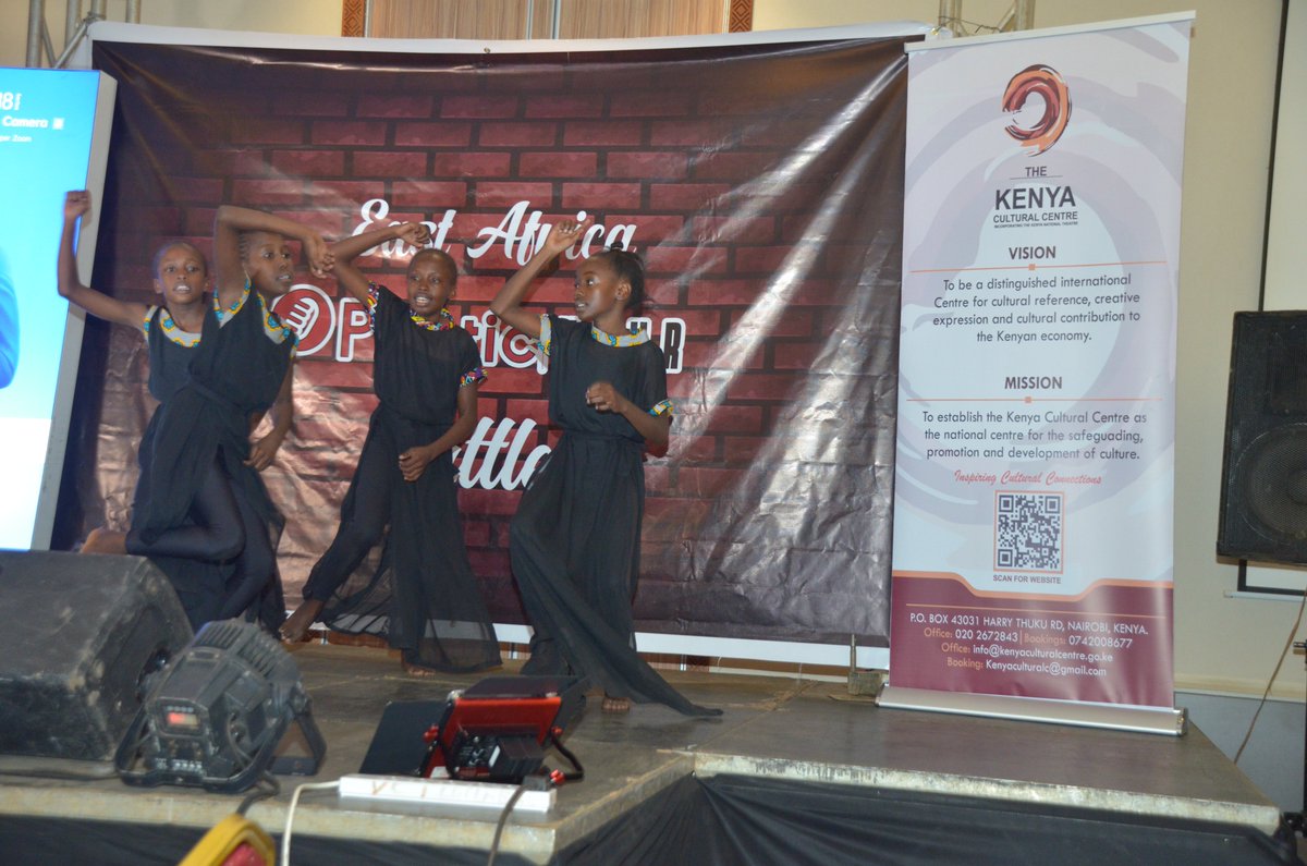 CultureCentreKE's tweet photo. @HourPoetic The #PoeticHourBattle2022 is ongoing. Tremendous performance by @angelsofsunset 
#twendetheatre #inspiringculturalconnections #changelivesforever https://t.co/XJ2jpGRRrf