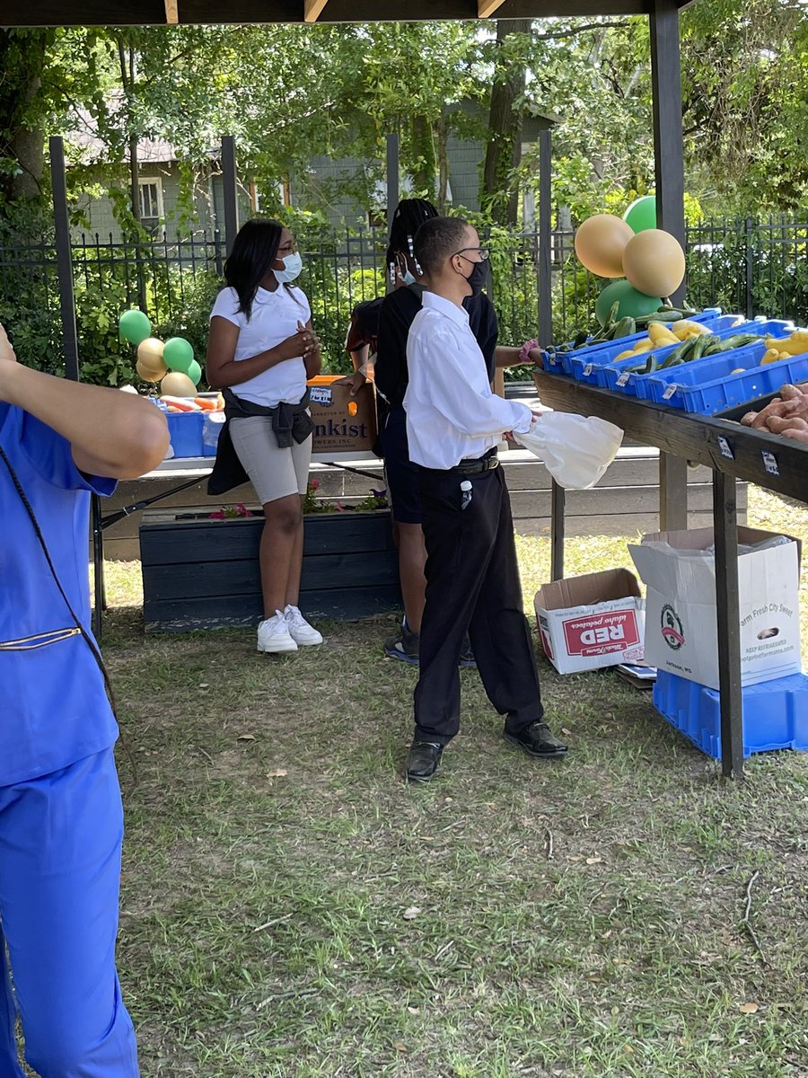thomaskhudson's tweet photo. At the Blackburn Middle School learning garden Farmer’s market.  A wonderful partnership between @JPSDistrict and @JacksonStateU. I am a proud product of both! https://t.co/4n0l6AAeId
