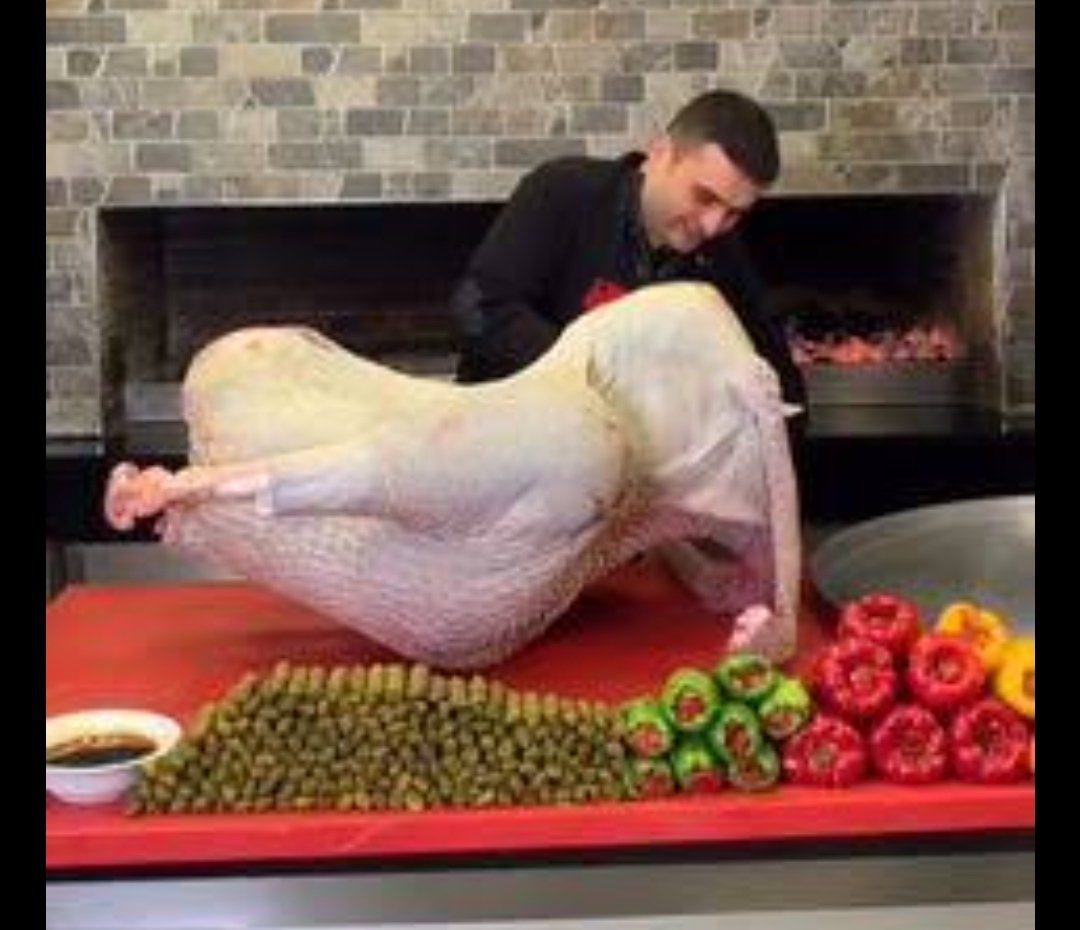 memesagaadmin's tweet photo. Tehzeeb staff stuffing chicken in a small sized pizza like: https://t.co/kZnprlIac5