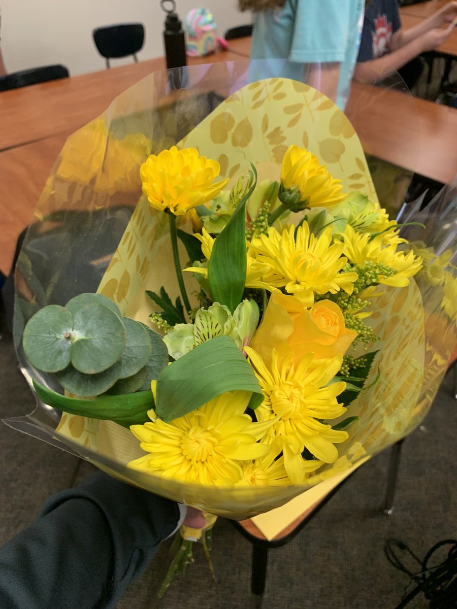 broth87's tweet photo. This is a first.  I got flowers on the last day of classes for my 8th grade.  “Guys only get flowers when they die so here are some flowers before you die” https://t.co/s4pqqGXO8H